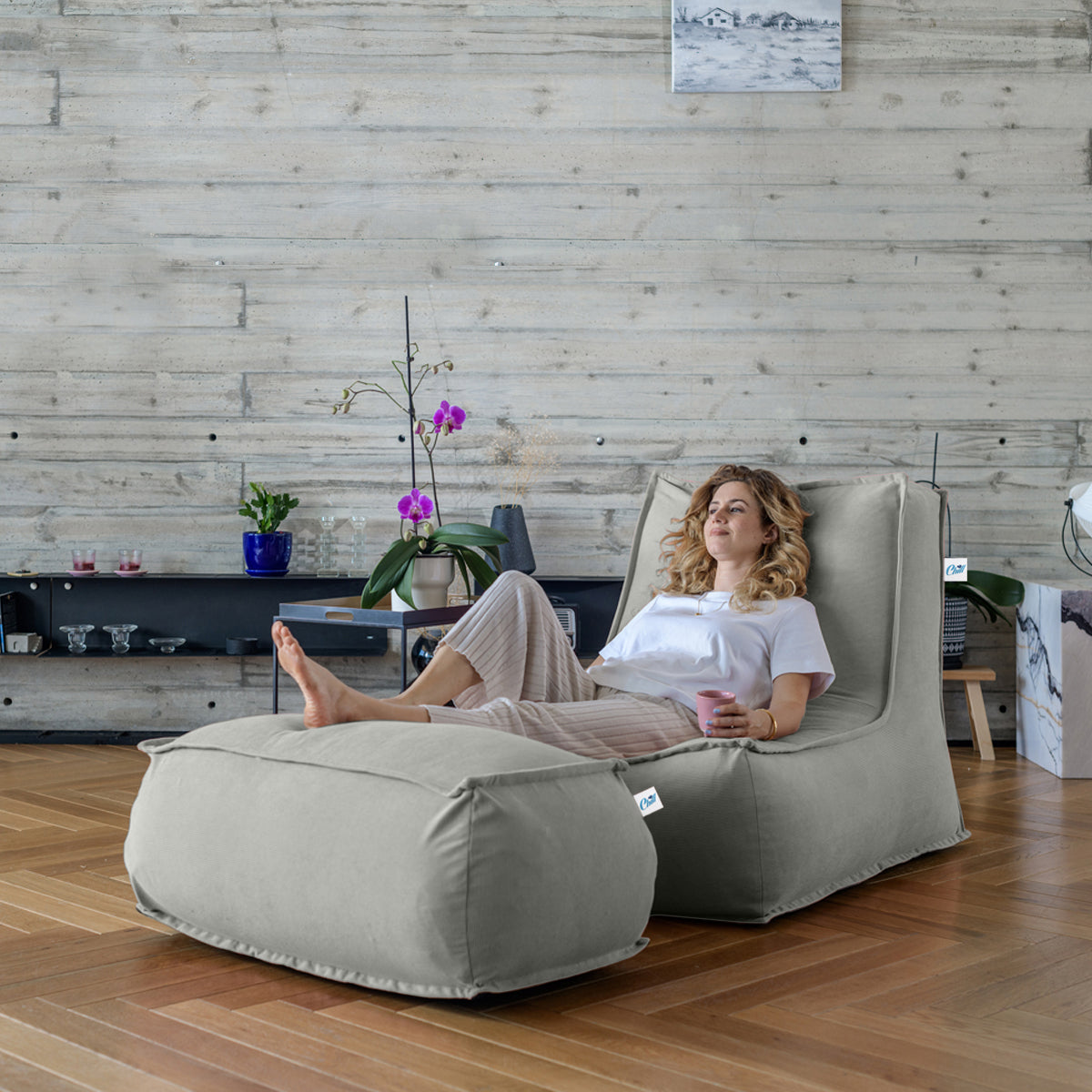 פוף כורסא מבד קטיפה לסלון