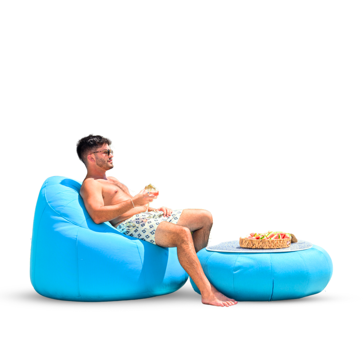 כורסא  ושולחן עם מגש מעוצב