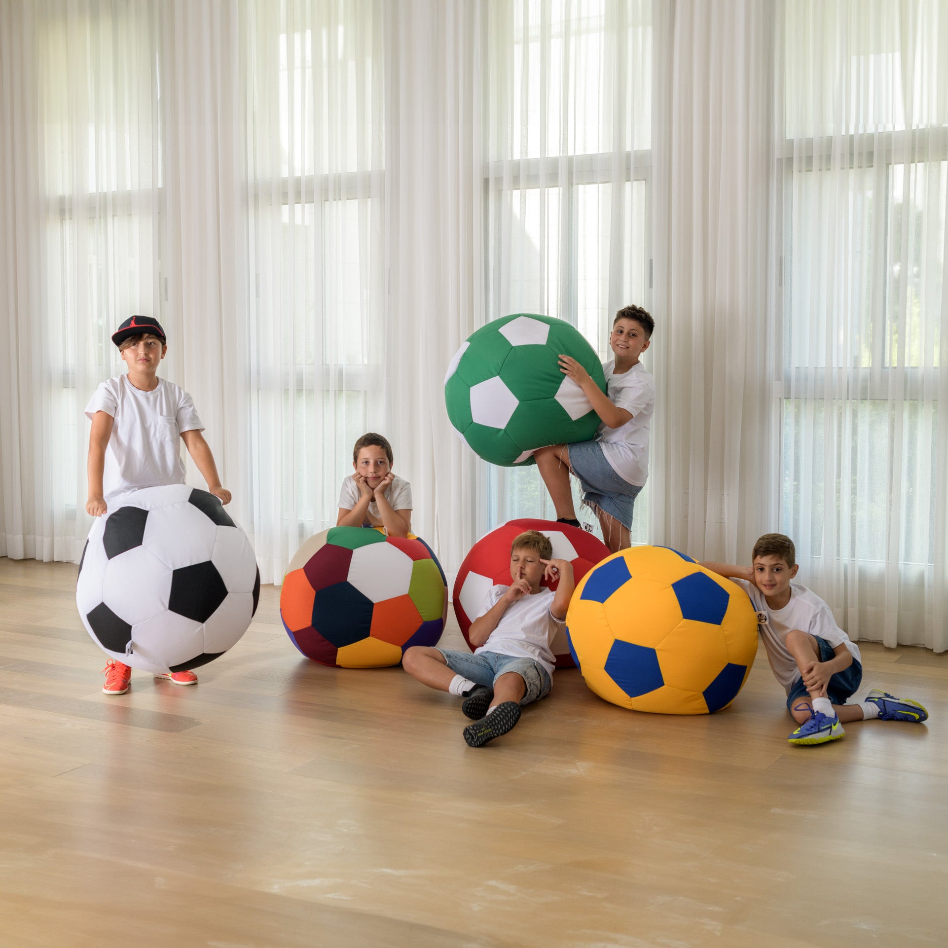 פופים כדורגל מעוצבים