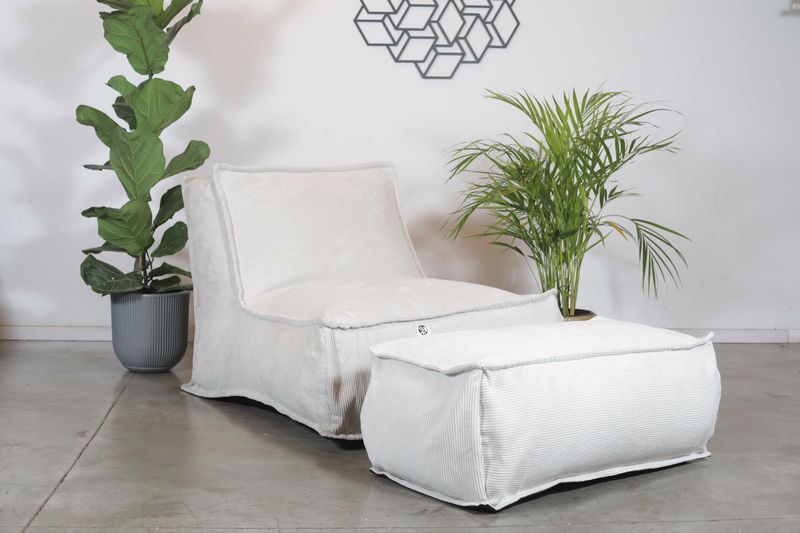 כורסת פוף קורדרוי מעוצבת לסלון