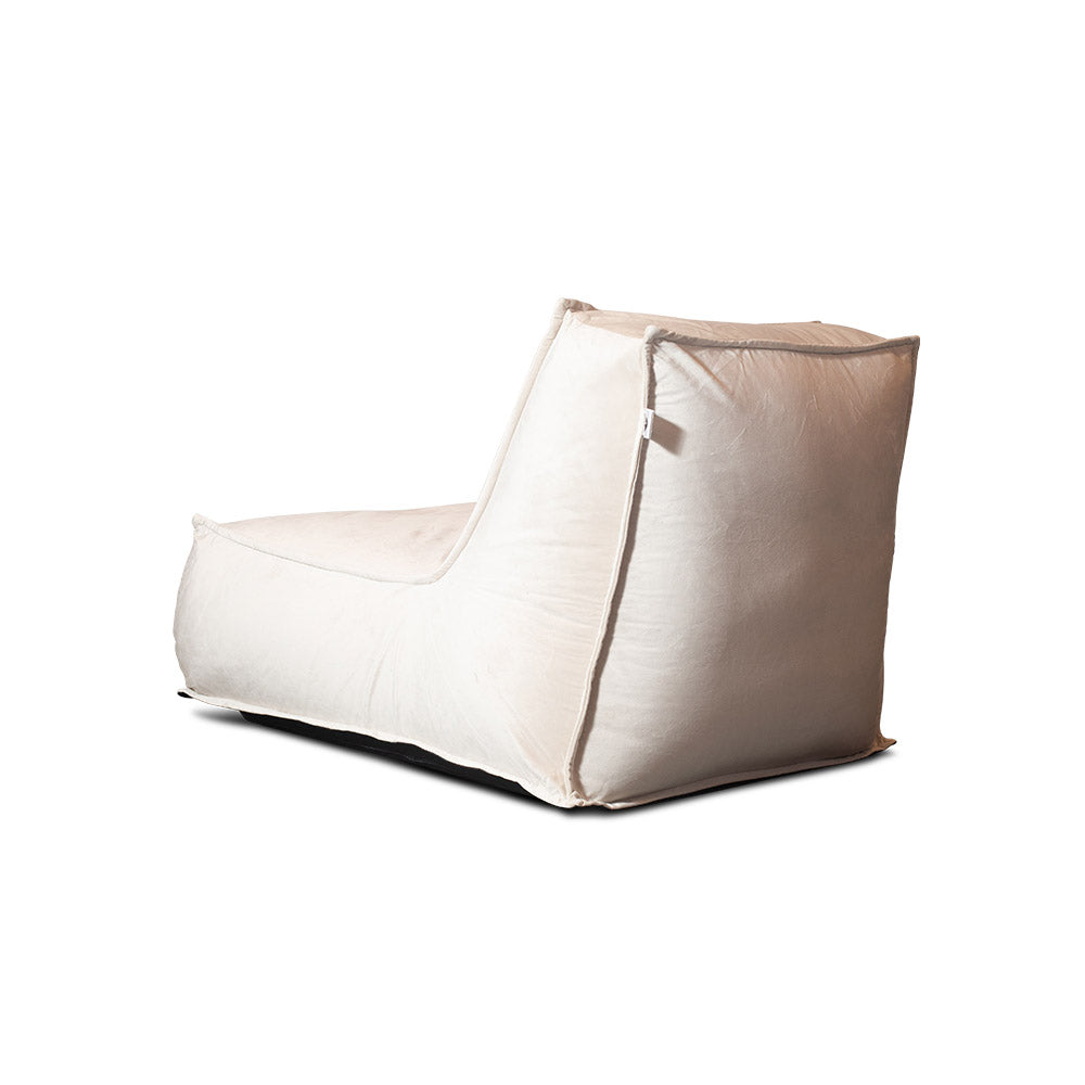 פוף כורסא מבד קטיפה צבע לבן קלאסי